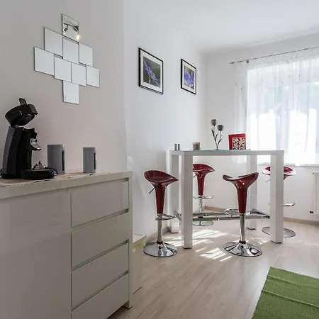 Flataid Elisabethinergasse شقة *
