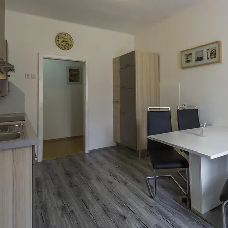 Flataid Elisabethinergasse